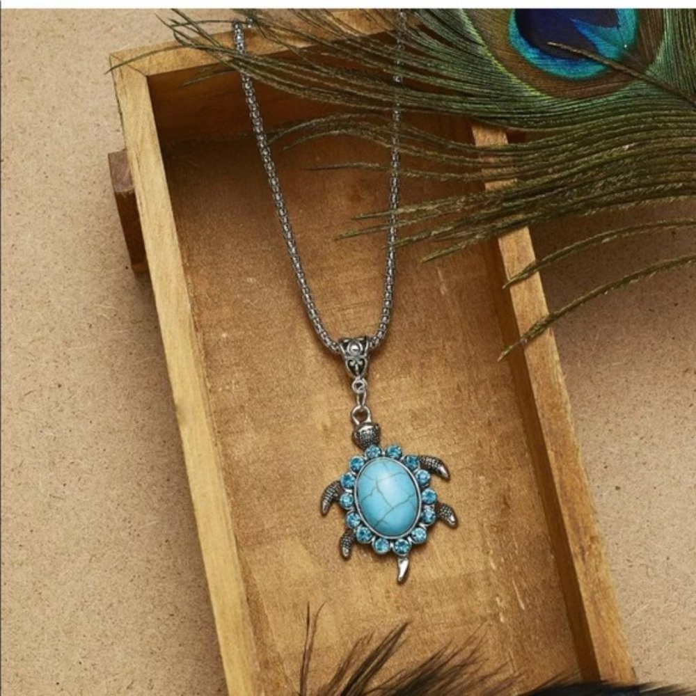 Women’s Boho Turquoise Silver 🐢 Turtle Necklace - Picture 3 of 7